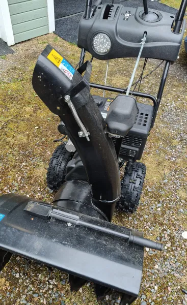 Lumilinko säädettävällä heittokauhalla, 60 cm leveä